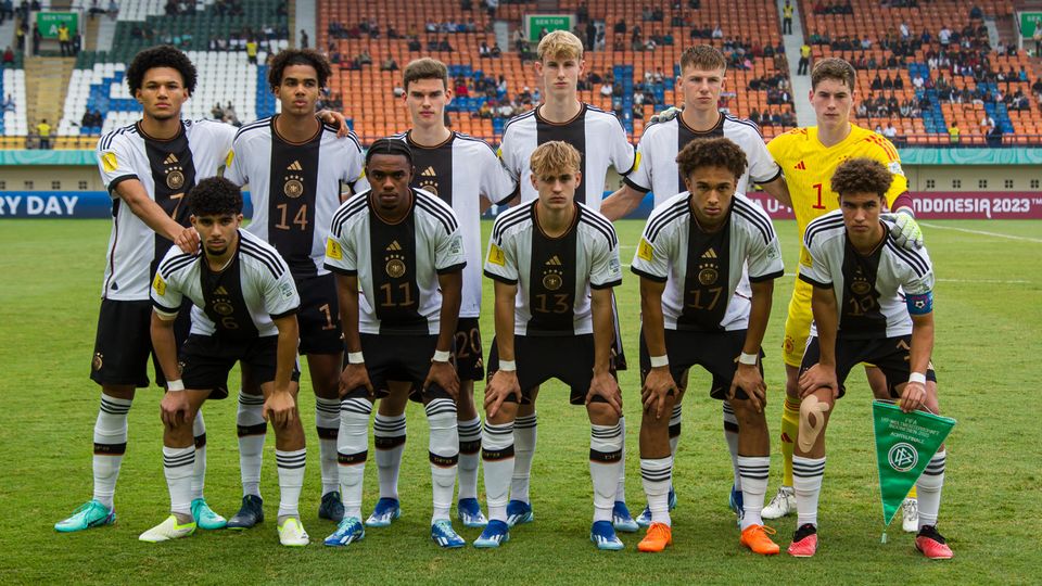Maillot 21/22 Ajax main image 1