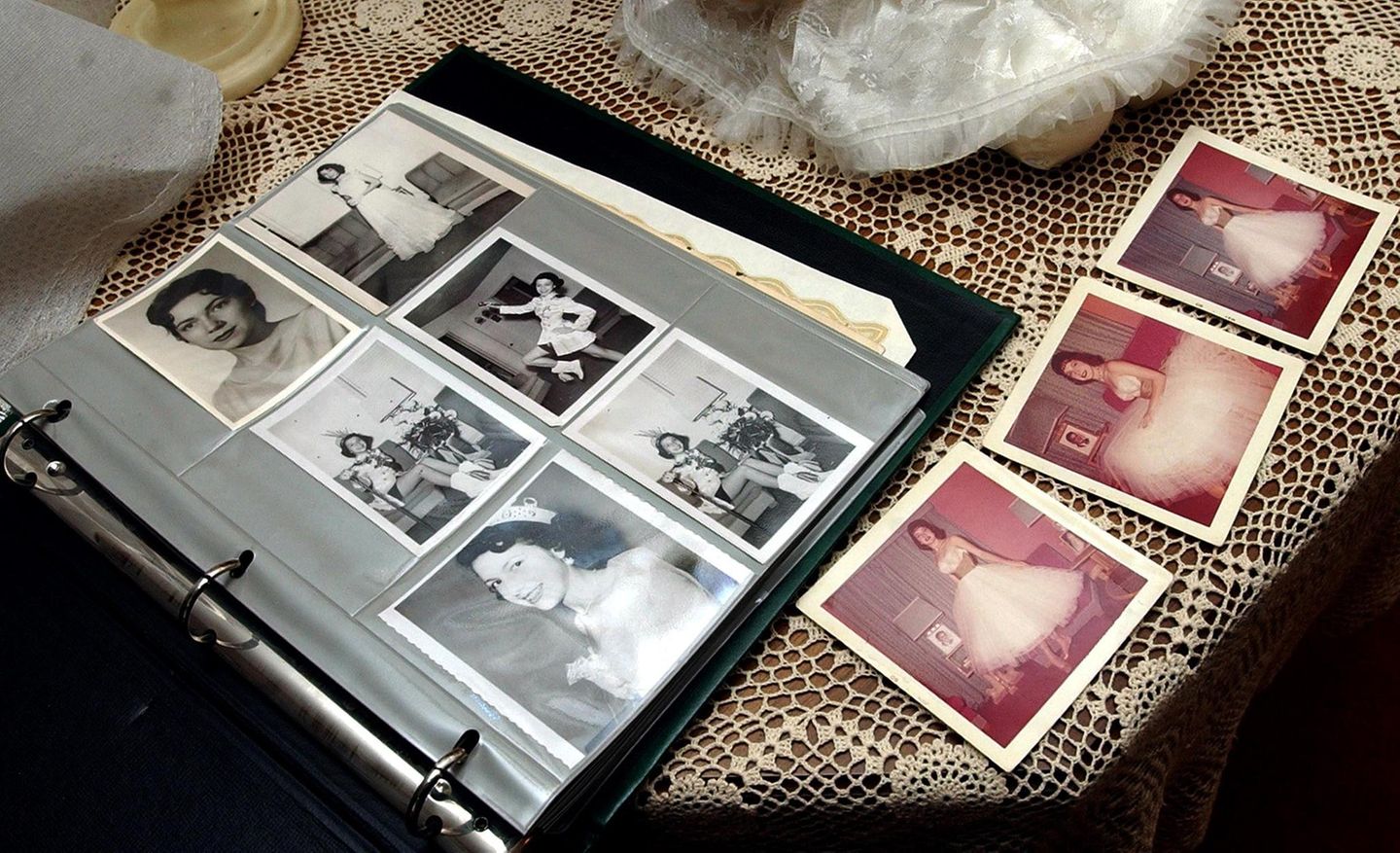 Familienfotos von Garza als Teenagerin und als Schönheitskönigin Familienfotos von Garza als Teenagerin und als Schönheitskönigin