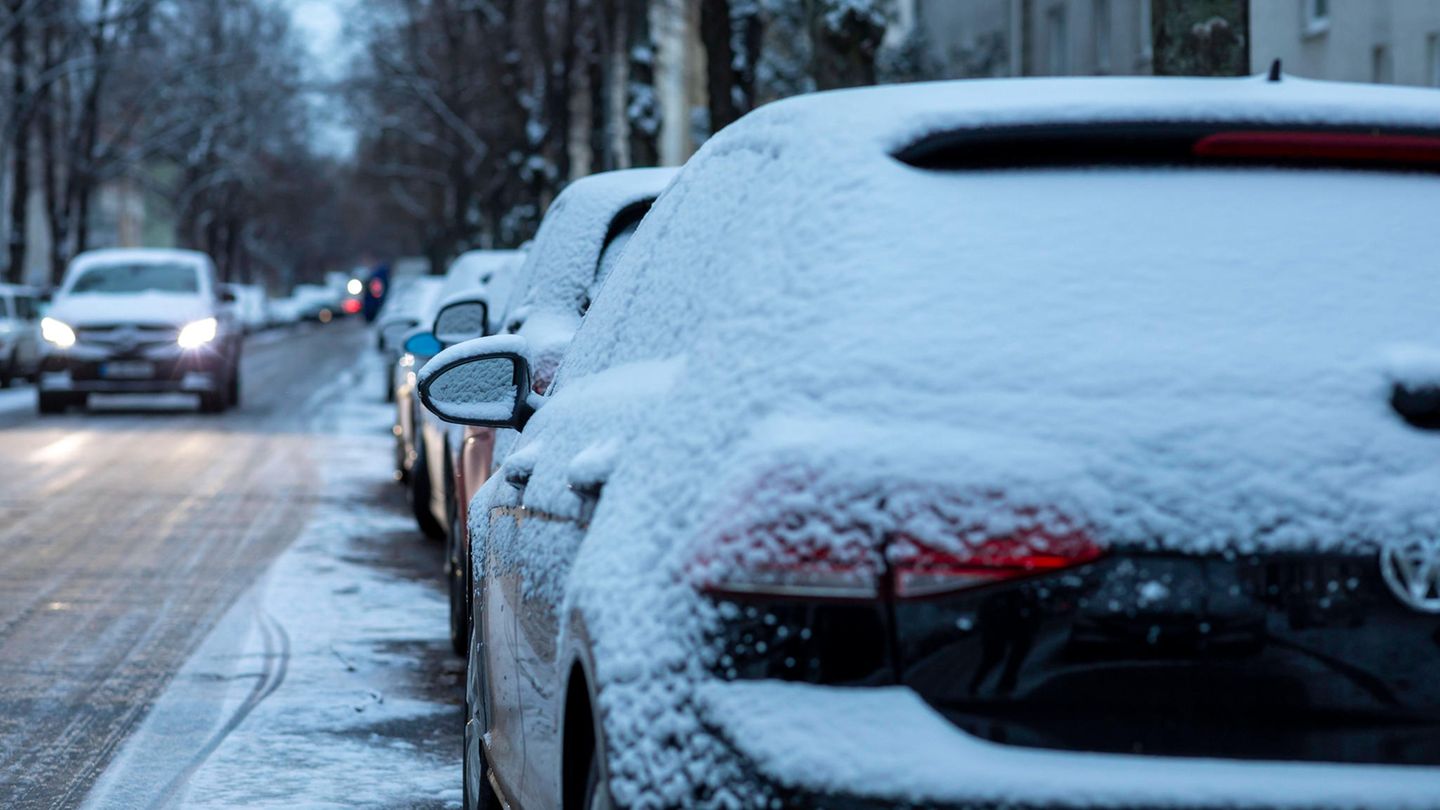 Wintereinbruch in Berlin: Bei Eis und Schnee häufen sich Unfälle – und eine gute Kfz-Versicherung lohnt sich