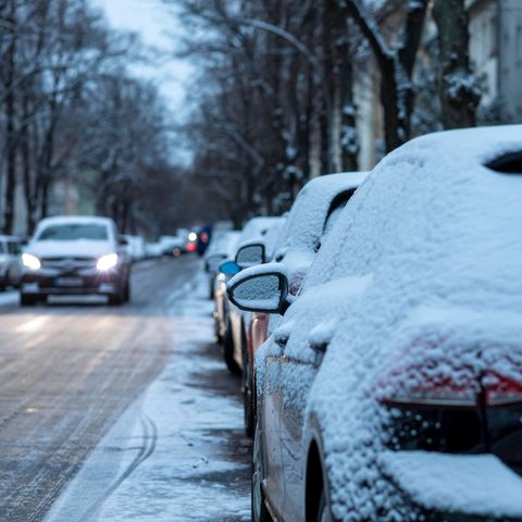 Wintereinbruch in Berlin: Bei Eis und Schnee häufen sich Unfälle – und eine gute Kfz-Versicherung lohnt sich