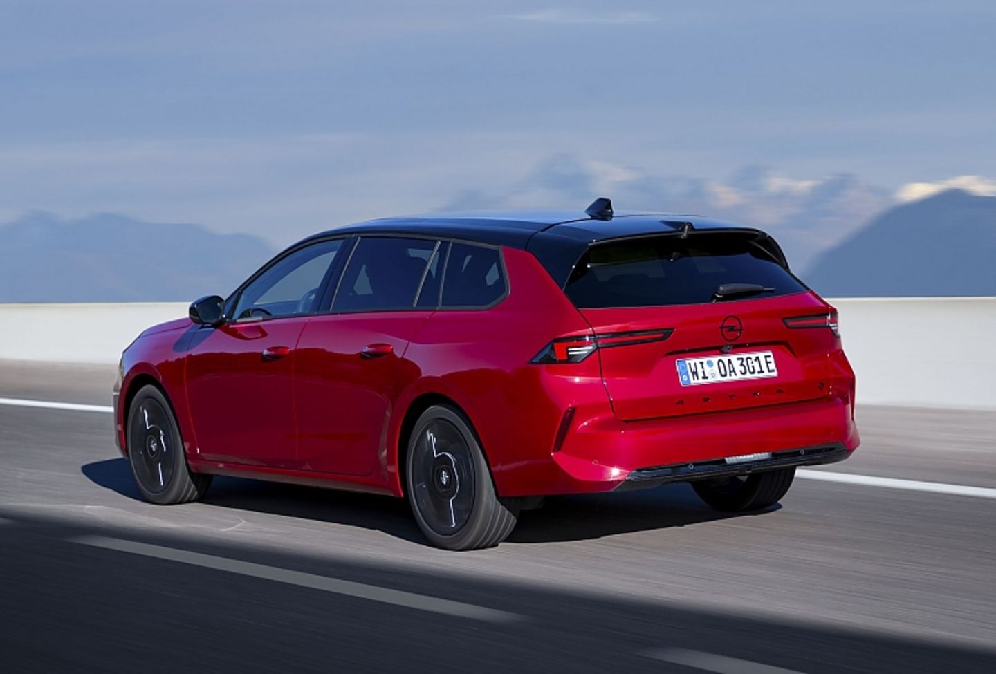 Opel Astra Electric Sports Tourer