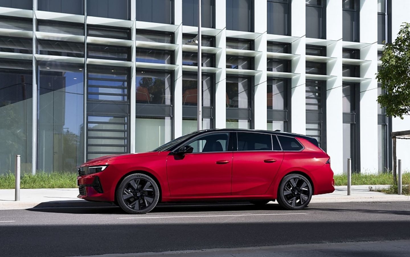 Opel Astra Electric Sports Tourer
