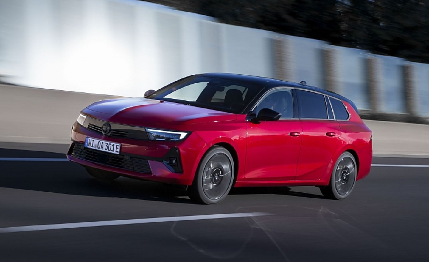 Opel Astra Electric Sports Tourer