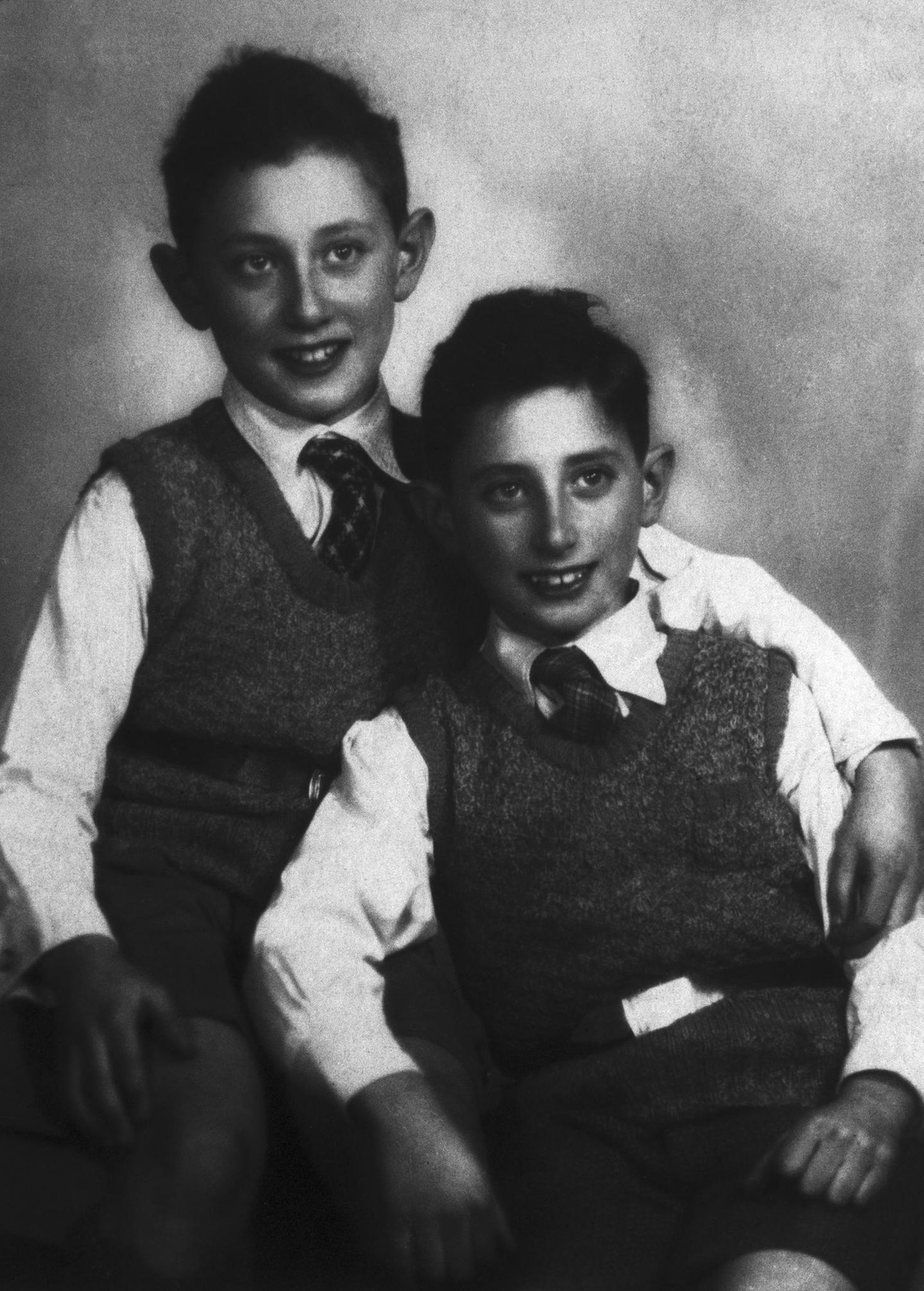 Der elfjährige Kissinger mit seinem Bruder Walter