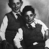 Der elfjährige Kissinger mit seinem Bruder Walter