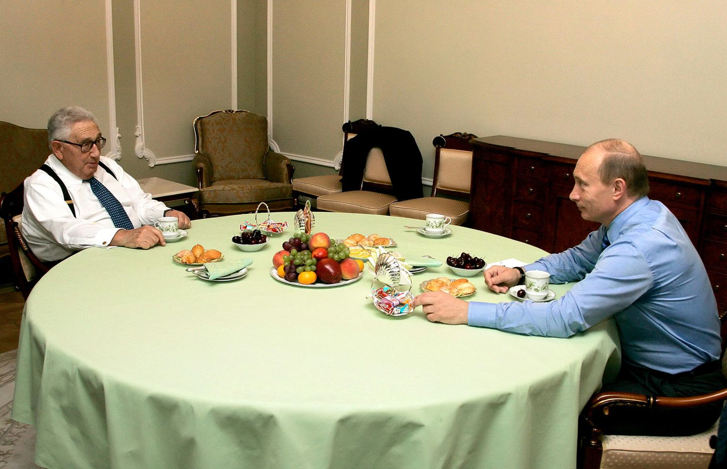 Kissinger zu Besuch bei Putin im Jahr 2006