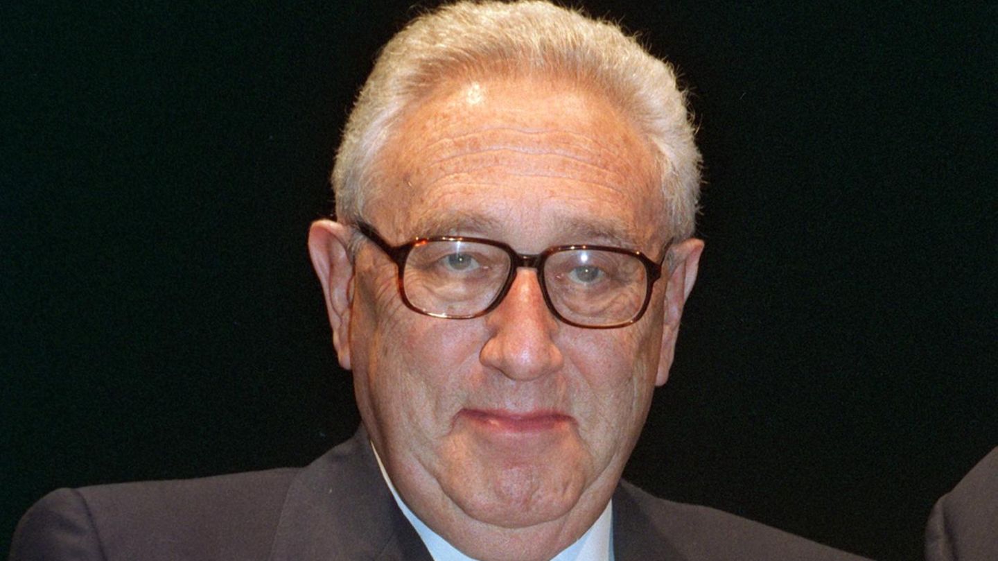 1998 wurde Kissinger als Ehrenbürger seiner Geburtsstadt Fürth ausgezeichnet.