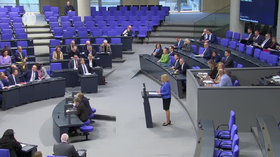 Video: Bundestag berät über Abschiebepaket