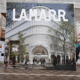 Gemeinsam mit der thailändischen Central Group baute Benko das Luxuskaufhaus Lamarr in Wien. Das nach der Hollywood-Schauspielerin Hedy Lamarr benannte Objekt ist allerdings noch Baustelle. Bereits seit Ende 2023 herrscht hier Stillstand. Im Oktober 2024 wurde bekannt, dass der Wiener Investor Georg Stumpf die Bauruine kauft, laut österrischen Medien für rund 100 Millionen Euro. Ob Stumpf das Kaufhaus tatsächlich fertigstellt oder andere Pläne an dem Standort verfolgt, ist offen. Klar ist hingegen, dass es mit der ursprünglich geplanten Eröffnung im Frühjahr 2025 nichts wird