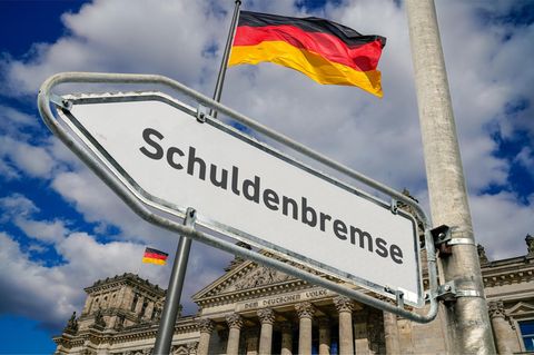 Die Schuldenbremse ist Streitthema im Berliner Reichstag (Symbolbild)