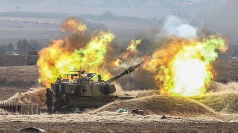 Feuerpause beendet. Nach Angaben der israelischen Streitkräfte werden die Angriffe auf Gaza ab sofort fortgesetzt. Zuvor soll die Hamas die Waffenruhe durch Raketenbeschuss verletzt haben, heißt es. (Archivbild)