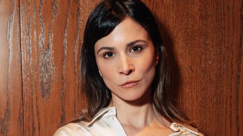 Portrait der Schauspielerin Aylin Tezel