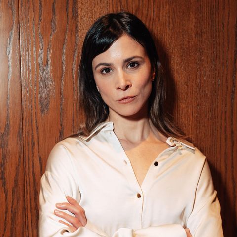 Portrait der Schauspielerin Aylin Tezel