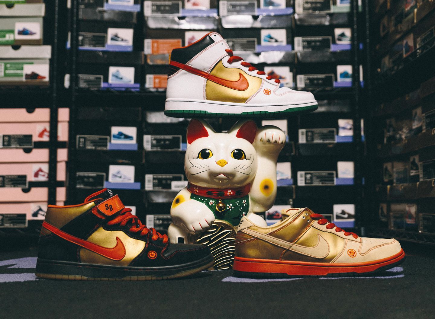 Der Schotte Nate Wallace sammelt seit 2004 Sneaker und dabei speziell den Nike SB Dunk. Das SB steht dabei für die Skateboard-Kollektionen der Marke. Über 1000 SB-Releases gab es bisher weltweit – Wallace besitzt rund 550 Paare, darunter auch die "Money Cat" Dunks aus dem Jahr 2017 in den Varianten High, Mid und Low.