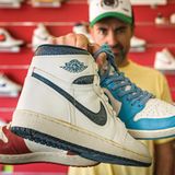 Der Spanier Luis Miguel Lozana entdeckte in den Achtzigern seine Leidenschaft für Nike Sneaker durch Serien wie "Das A-Team" oder "V – Die außerirdischen Besucher kommen". Sein erstes Paar waren Air Jordans in Metallic Blue. Die Vorliebe für Nike Modelle hält bis heute an. Ende der Neunziger begann Lozana damit, alle Schuhe, die er als Teeanger besaß, nachzukaufen. "Mehr als 20 Jahre später mache ich das immer noch und der Spaß daran ist nie verloren gegangen." Lozana versucht stets, die Originalmodelle zu erlangen und schaut dafür auf der ganzen Welt nach Sneakern.