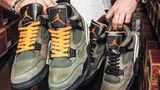 Andre Ljustina gehört zu den bekanntesten Sammlern und Resellern in Los Angeles. In seiner Kollektion befinden sich unter anderem die Nike Air Jordan 4 "Undefeated" aus dem Jahr 2005. Angefangen hat alles mit einem Paar Nike SB Dunks Low "Paris", die er 2003 für 1200 Dollar auf eBay anbot. Niemand glaubte, dass Ljustina die Schuhe zu diesem Preis würde verkaufen können – doch der Hype um die SB-Kollektion war so groß, dass sie binnen einer Stunde weg waren. Inzwischen betreibt Ljustina den Onlineshop "Project Blitz" und zählt Superstars wie Beyoncé, Jay-Z, Drake und Travis Scott zu seinen Kunden.
