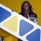 Auch Mola Adebisi gehört zu den Gesichtern der ersten Stunde. Er ging von 1993 bis 2004 für Viva auf Sendung und gehört damit zu den am längsten aktiven Moderatoren des Senders. Seine weitere Karriere verlief turbulent, 2014 saß er für RTL im Dschungelcamp, zuletzt war er 2021 im "Sommerhaus der Stars" zu sehen. 