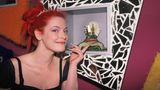 Die Karriere von Enie van de Meiklokjes begann 1996 als Moderatorin bei Viva. Seiher ist sie aus dem deutschen Fernsehen nicht mehr wegzudenken. Zunächst wechselte sie zu RTL 2, ist seither aber auch auf unzähligen anderen Kanälen zu sehen gewesen, darunter ARD, ZDF, Arte, Sat.1, RTL und Vox. 