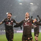 Jackson Irvine jubelt nach dem frühen Treffer zum 1:0 (15. Minute) für den FC Sankt Pauli