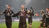 Jackson Irvine jubelt nach dem frühen Treffer zum 1:0 (15. Minute) für den FC Sankt Pauli
