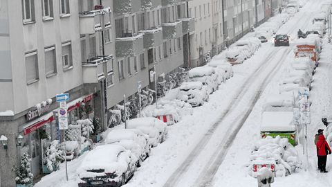 Der starke Schneefall stellt München vor eine Herausforderung