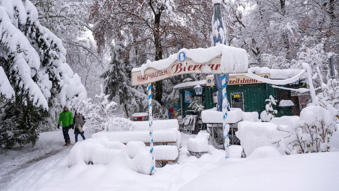 Schnee Und Verkehrschaos: So War Das Winter-Wochenende In Deutschland ...