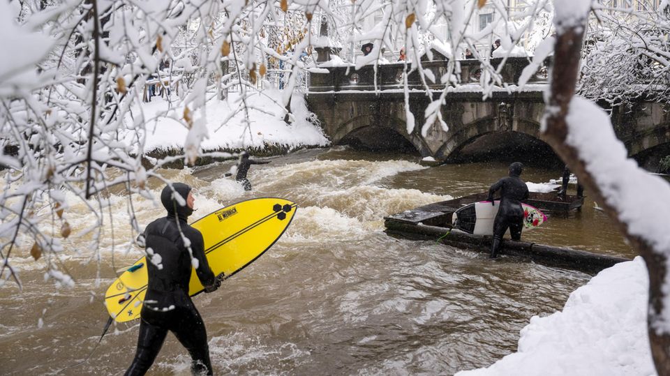 Schnee Und Verkehrschaos: So War Das Winter-Wochenende In Deutschland ...