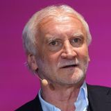 "Ich bin ehrlich: Natürlich gab es eine Konstellation in Topf 3 und 4 mit Holland und Italien, wenn du mit denen in die Gruppe kommst, ist das natürlich eine sogenannte Hammer- oder Todesgruppe, aber das ist uns erspart geblieben. Aber auch die drei, die jetzt bei uns sind, die haben eine richtig gute Qualifikation gespielt. Wir sind nicht in der Situation, dass wir irgendwelche Gegner nicht respektieren oder auf die leichte Schulter nehmen, diese Zeiten sind vorbei."