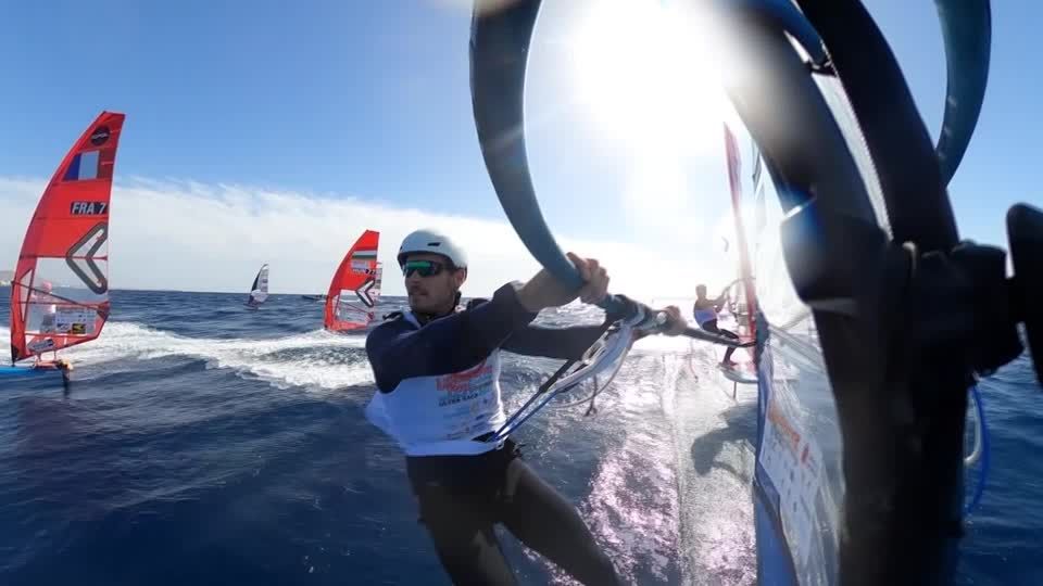 Video: 200-Kilometer-Rennen auf dem Surfbrett Video: 200-Kilometer-Rennen auf dem Surfbrett