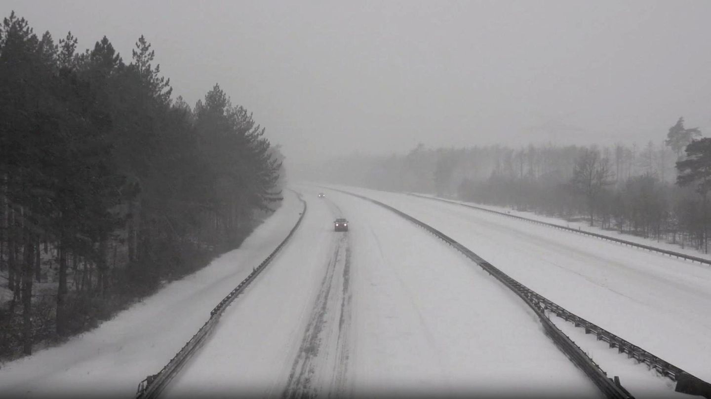 Schnee in Deutschland: Schnee in Deutschland: Muss ich unbedingt pünktlich bei der Arbeit sein?