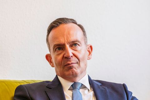 Verkehrsminister Volker Wissing (FDP) hat zu schärferen Vorschriften für ältere Autofahrer eine klare Meinung