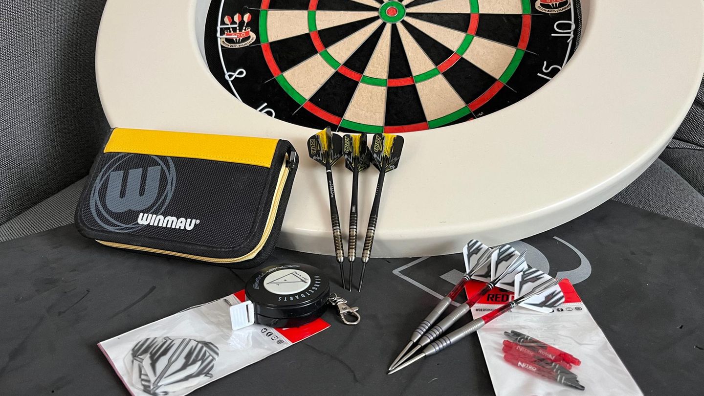 Geschenke für Dartspieler: Board, Darts, Tasche und Maßband