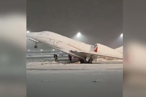 Schneechaos: Business-Jet hält Schneemassen nicht stand – Flughafen München lahmgelegt