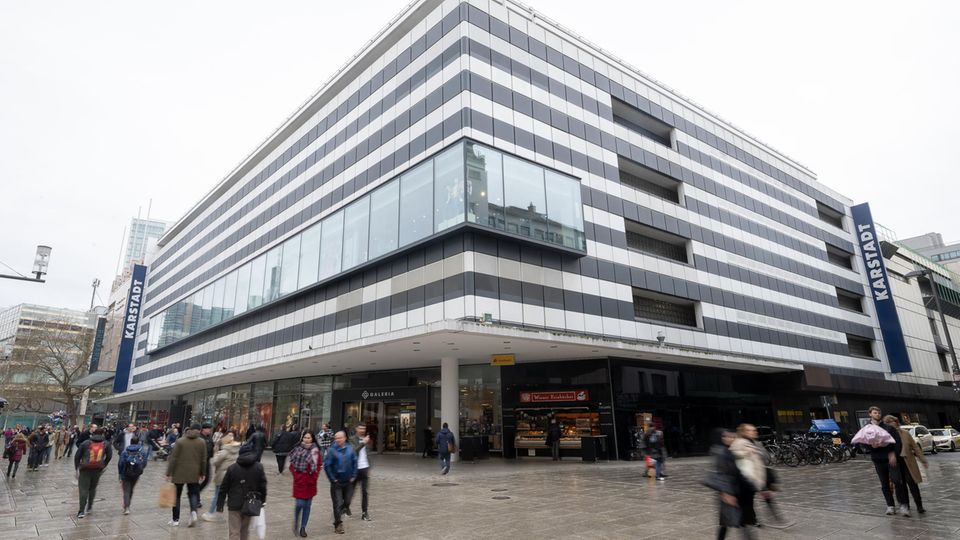 The former Karstadt on Frankfurter Zeil was to become the Aachen department store The former Karstadt on Frankfurter Zeil was to become the Aachen department store