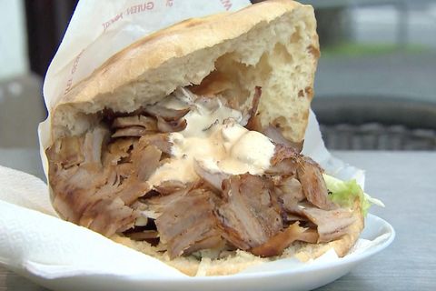 Steigende Preise: Fleisch-Produzent fordert 10-Euro-Döner: Experte berechnet, welcher Preis angemessen wäre