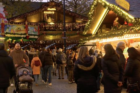 Großstädte im Vergleich: Weihnachtsmärkte Preis-Check: Was kosten Glühwein und Bratwurst in Deutschland?
