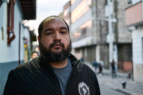 Umweltschützer Óscar Sampayo in seinem Exil, Kolumbiens Hauptstadt Bogotá. Schutz allerdings braucht er auch hier