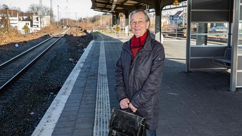 Franz Müntefering, ehemaliger SPD-Vorsitzender und Vize-Kanzler, am Bahnhof seiner Heimatstadt Herne in Nordrhein-Westfalen