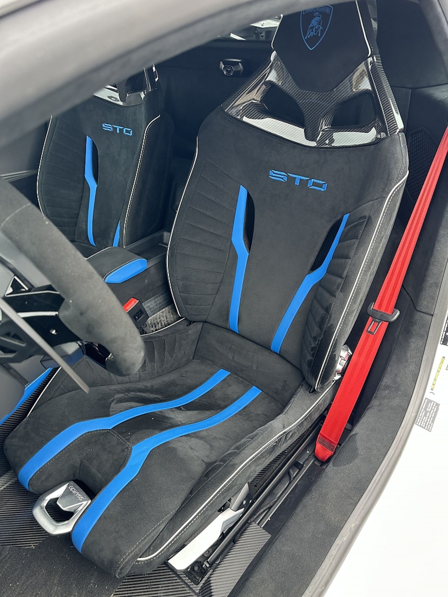 Lamborghini Huracan STO