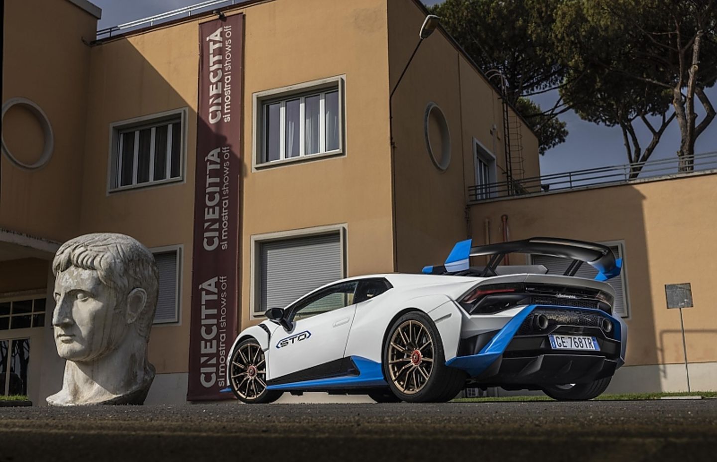 Lamborghini Huracan STO