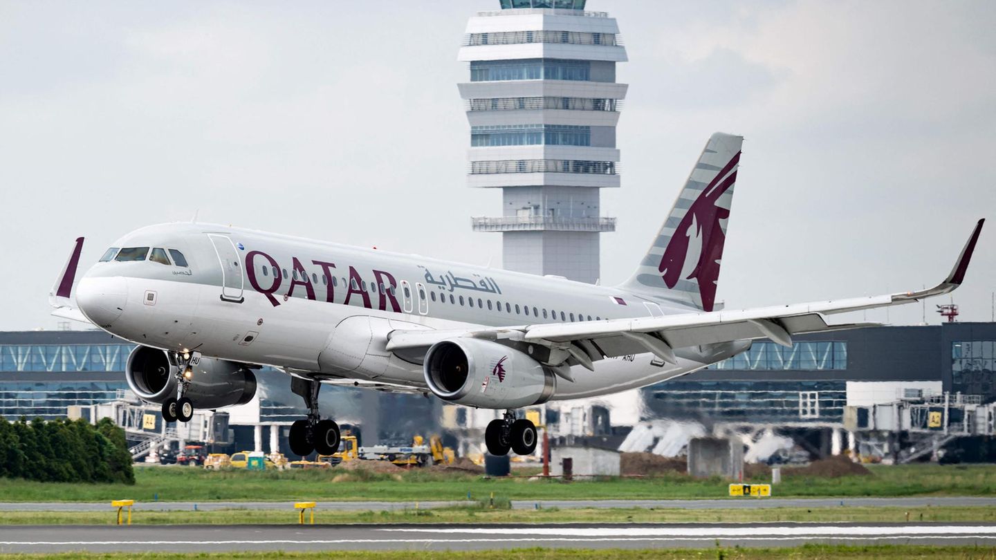 Die nationale Fluggesellschaft von Katar schneidet im Ranking des Verbraucherportals tatsächlich am besten ab. Seit 1993 heben die Flieger ab, mittlerweile steuert die Flotte mit 210 Flugzeugen rund 150 Ziele weltweit an