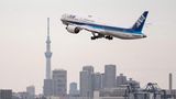 Die japanische Airline All Nippon Airways ist ein echtes Urgestein im Luftfahrtgeschäft. Seit der Gründung im Jahr 1952 hat die Fluggesellschaft bereits einige Veränderungen mitgemacht. Kein Wunder, dass sie mit 260 Flugzeugen eine stolze Flotte besitzt