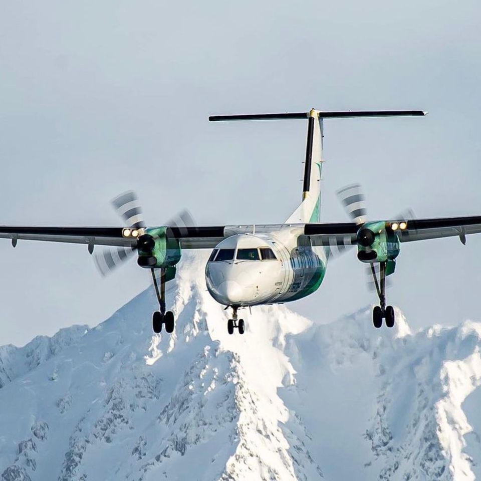 Die norwegische Airline Widerøe ist die wohl kleinste in diesem Ranking. Sie fliegt insgesamt 49 Ziele weltweit an und bringt die Fluggäste vorrangig nach Skandinavien und wieder zurück. So fliegt sie etwa drei Mal die Woche von München in die norwegische Hafenstadt Bergen