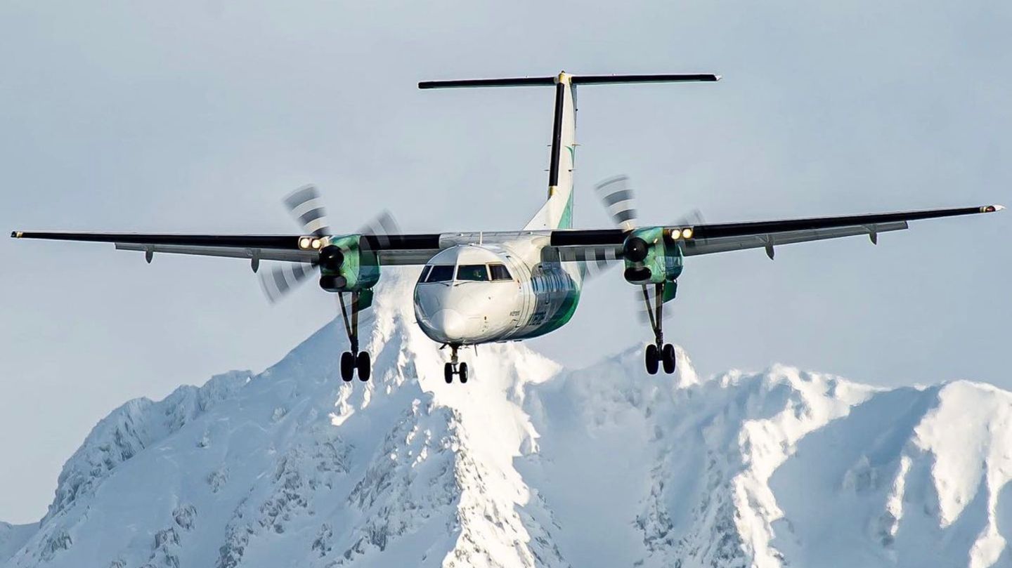 Die norwegische Airline Widerøe ist die wohl kleinste in diesem Ranking. Sie fliegt insgesamt 49 Ziele weltweit an und bringt die Fluggäste vorrangig nach Skandinavien und wieder zurück. So fliegt sie etwa drei Mal die Woche von München in die norwegische Hafenstadt Bergen