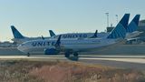 935 Flugzeuge – so groß ist die Flotte der US-amerikanischen Fluggesellschaft United Airlines. Damit zählt sie zu den größten der Welt. Und laut dem Ranking des Verbraucherportals, bei dem Faktoren wie Kundenzufriedenheit, Pünktlichkeit und der Umgang mit Beschwerden untersucht wurden, auch zu den beliebtesten in diesem Jahr