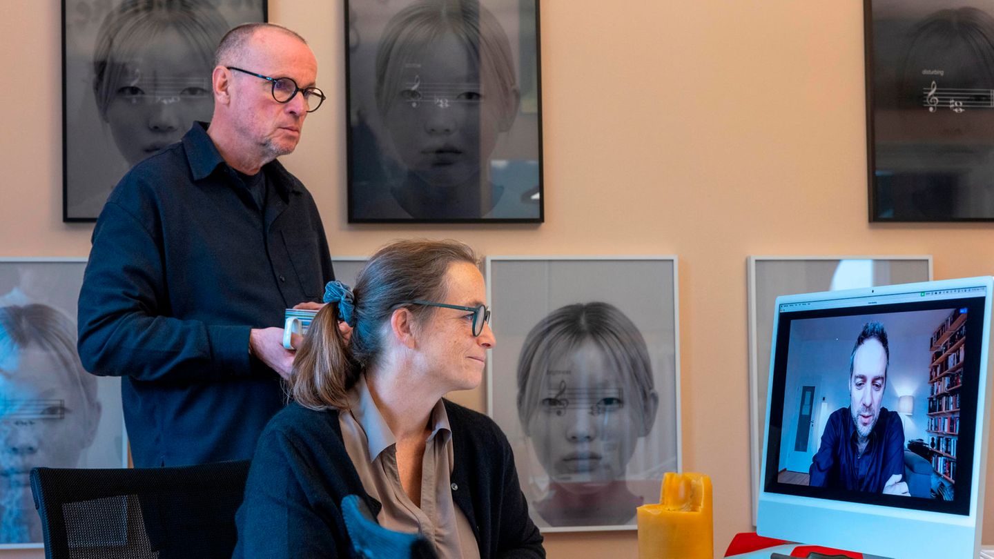 Alix Puhl, Gründerin des Vereins "tomoni mental health" zur Suizid-Präventation bei Jugendlichen, und ihr Mann Oliver Puhl