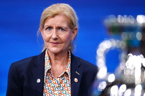 Debbie Hewitt, Präsidentin des englischen Fußball-Verbandes FA