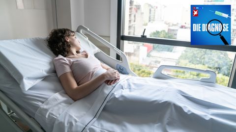 Eine Frau wird immer verwirrter im Krankenhaus