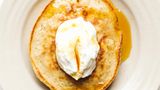Pancakes mit Sahne und Ahornsirup schmecken nicht nur lecker, sondern erinnern Lisa Frischemeier an eine Vulva