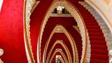 Es ist immer eine Frage der Perspektive: Von diesem Blickwinkel aus kann auch ein ovales Treppenhaus an eine Vulva erinnern. 
